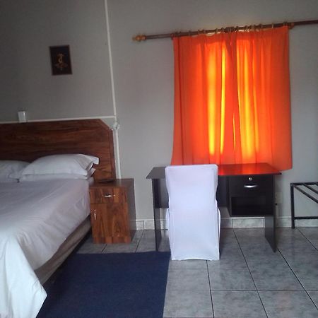 Feathers Inn Guest House Walvis Bay Exterior photo